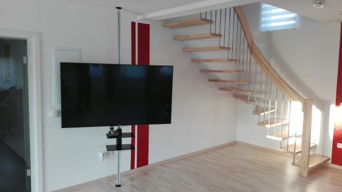 Preview: TV Stange Solo Standard , Boden-Decken-Stange mit TV Halterung 28-75 Zoll Preview: TV Stange Solo