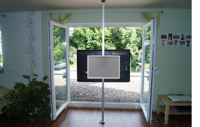 TV Rückwand mit Alu Rahmen für TV Boden-Decken-Stange